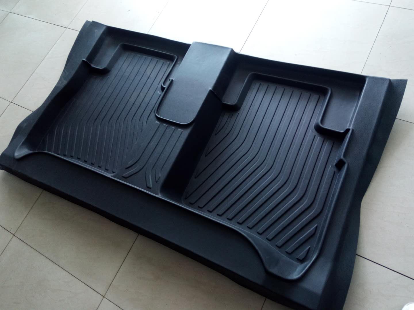 汽車腳墊吸塑機(jī)樣品